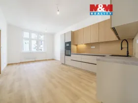 Prodej bytu 3+kk, Karlovy Vary, Raisova, 72 m2