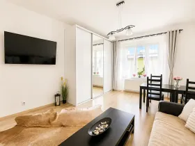 Prodej ubytování, Praha - Smíchov, Vltavská, 57 m2