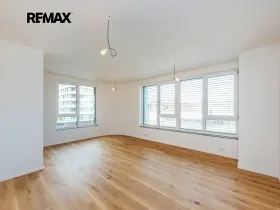Pronájem bytu 1+kk, Praha - Radlice, U Komína, 37 m2