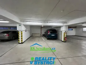 Pronájem garážového stání, Brno, Křepelčí, 15 m2