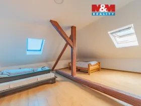 Pronájem atypického bytu, Sokolov, Staré náměstí, 200 m2