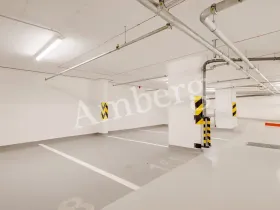 Pronájem garážového stání, Praha - Karlín, Breitfeldova, 14 m2