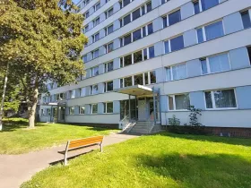 Prodej bytu 2+kk, Praha - Kobylisy, Třebenická, 39 m2