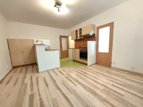 Pronájem bytu 2+kk, Brno, Jana Uhra, 36 m2