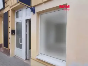 Pronájem obchodního prostoru, Přelouč, Masarykovo náměstí, 30 m2
