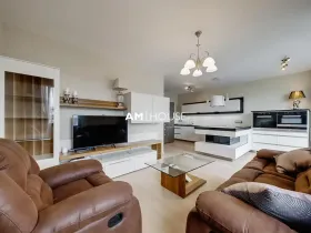 Pronájem bytu 4+kk, Praha - Libeň, Voctářova, 98 m2