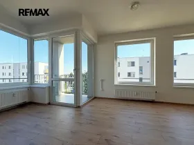 Pronájem bytu 1+kk, Velký Osek, U hřiště, 38 m2