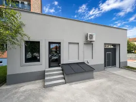Pronájem obchodního prostoru, Praha - Horní Počernice, Komárovská, 210 m2