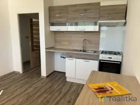 Pronájem bytu 2+kk, Karviná, Slovenská, 37 m2