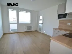 Pronájem bytu 2+kk, Praha - Krč, Ružinovská, 33 m2