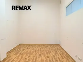 Pronájem kanceláře, Praha - Kobylisy, Horňátecká, 19 m2