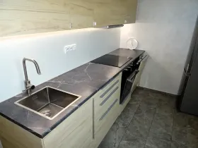 Pronájem bytu 1+1, Praha, Na vrcholu, 35 m2