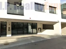 Prodej obchodního prostoru, Praha, Spojovací, 173 m2