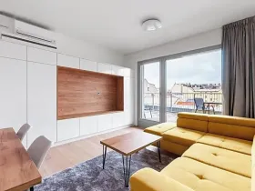 Pronájem bytu 2+kk, Praha - Karlín, Křižíkova, 48 m2