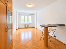 Pronájem bytu 1+kk, Praha - Žižkov, Biskupcova, 30 m2