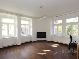 Pronájem bytu 2+1, Praha - Žižkov, Lupáčova, 67 m2