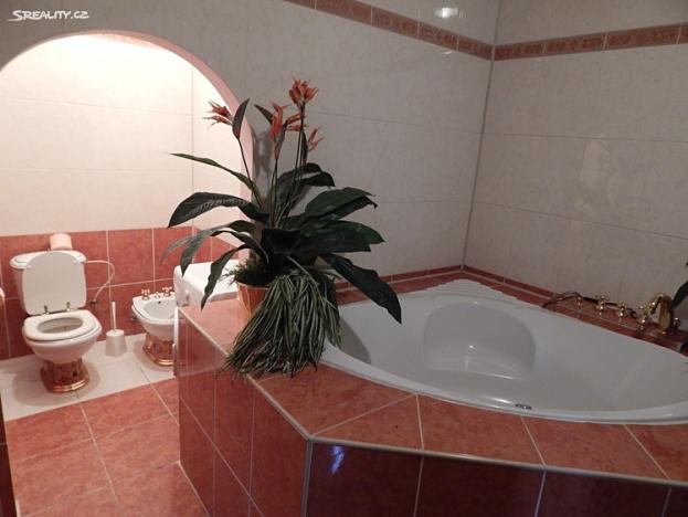 Prodej vícegeneračního domu, Kraslice, 400 m2