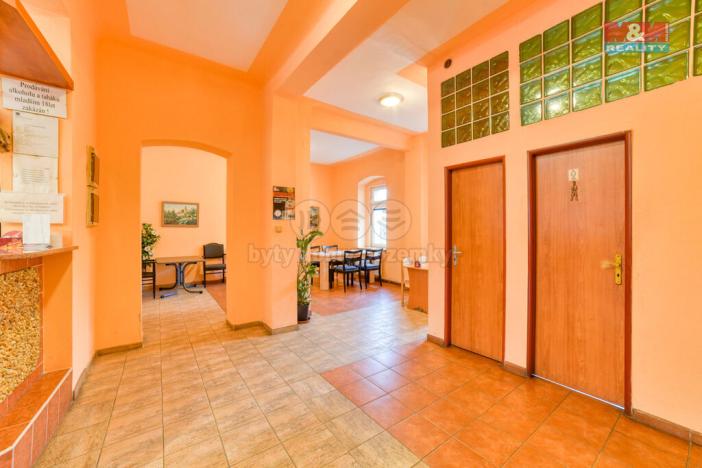 Pronájem restaurace, Cheb, 26. dubna, 100 m2