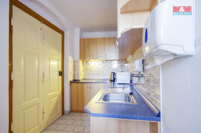 Pronájem kanceláře, Kralovice, nám. Osvobození, 31 m2