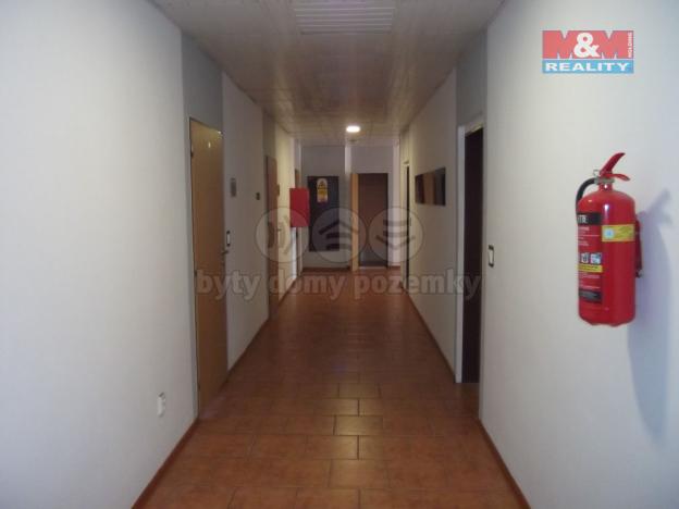 Pronájem obchodního prostoru, Karviná - Hranice, Rudé armády, 37 m2