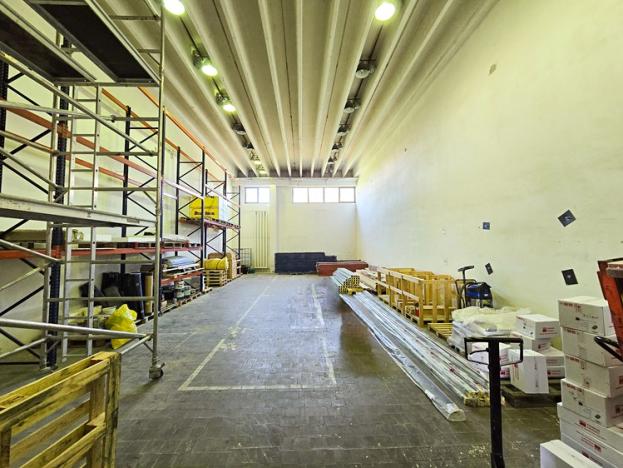 Pronájem skladu, Zlín, třída 3. května, 211 m2