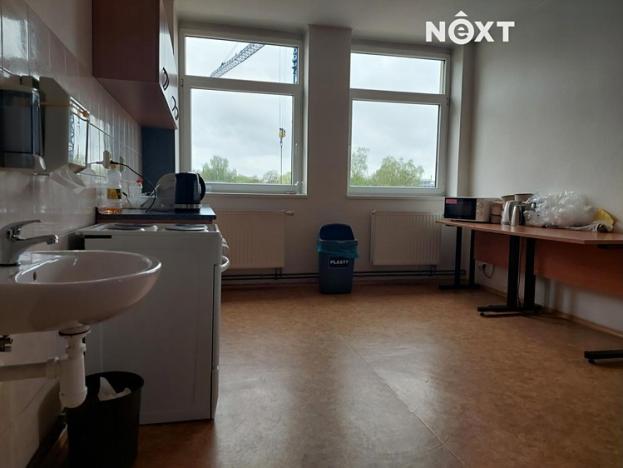 Pronájem komerční nemovitosti, Pardubice, 2500 m2