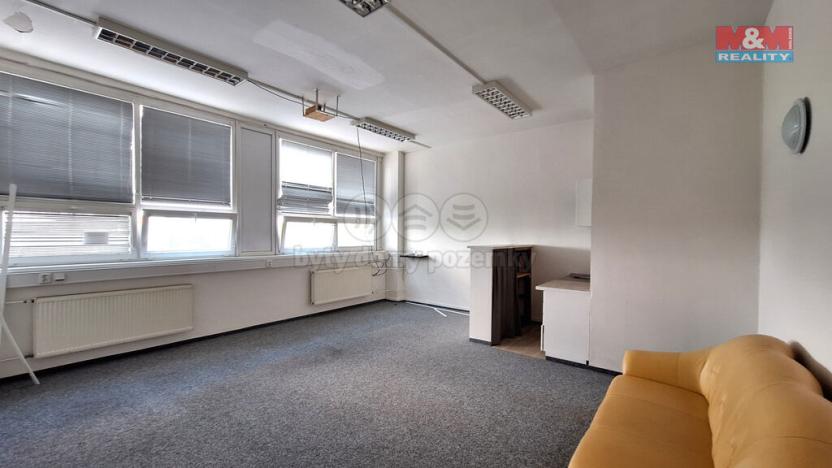 Pronájem obchodního prostoru, Česká Lípa, 28. října, 199 m2