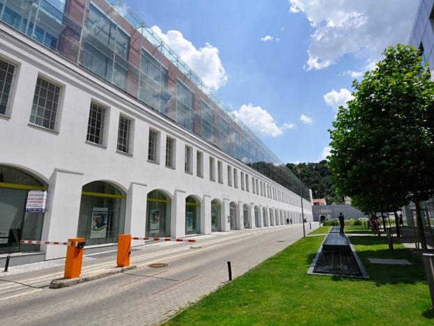 Pronájem kanceláře, Praha - Karlín, Křižíkova, 940 m2