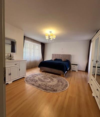 Prodej bytu 4+kk, Karlovy Vary, Zámecký vrch, 177 m2