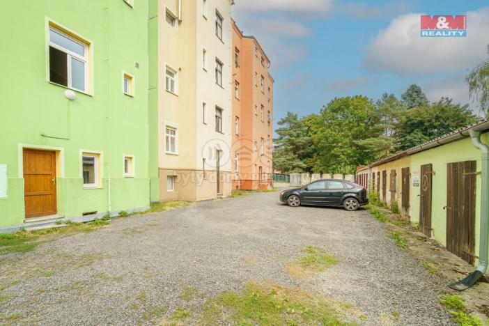 Prodej bytu 4+1, Karlovy Vary - Dvory, Chebská, 85 m2