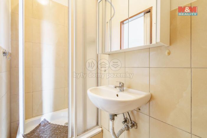 Prodej bytu 4+1, Karlovy Vary - Dvory, Chebská, 85 m2