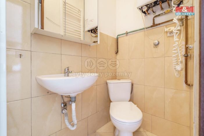 Prodej bytu 4+1, Karlovy Vary - Dvory, Chebská, 85 m2