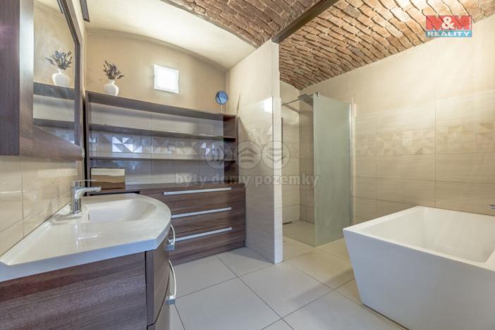 Prodej rodinného domu, Řepín, Hlavní, 272 m2