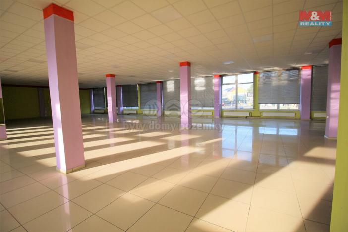Pronájem obchodního prostoru, Žďár nad Sázavou - Žďár nad Sázavou 1, nám. Republiky, 500 m2