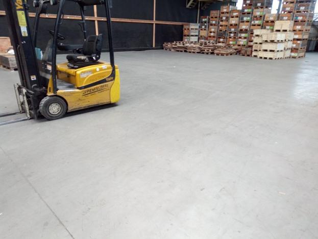 Pronájem skladu, Moravský Krumlov, U Nádraží, 2000 m2