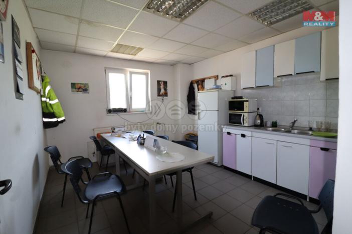 Prodej obchodního prostoru, Kadaň - Prunéřov, 2760 m2