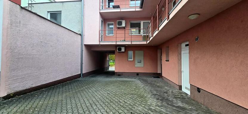 Pronájem kanceláře, Zlín, Lešetín IV, 75 m2