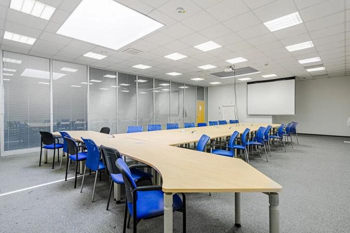 Pronájem kanceláře, Praha - Stodůlky, Jeremiášova, 1000 m2