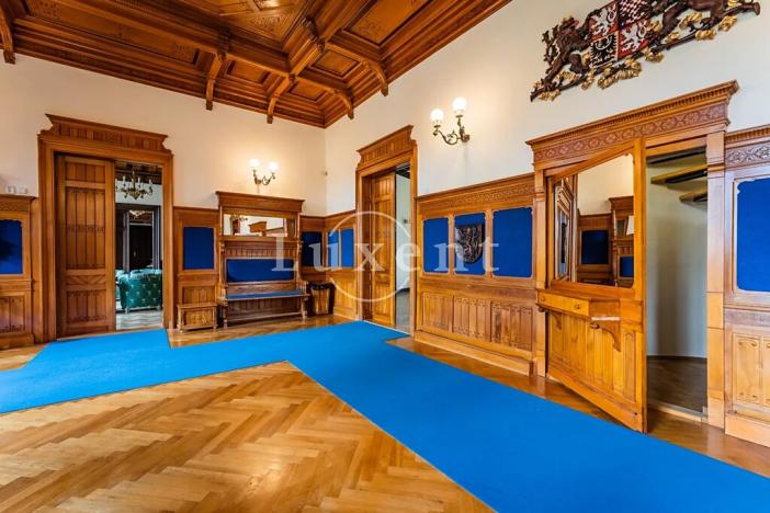 Prodej komerční nemovitosti, Mirošov, náměstí Míru, 1364 m2