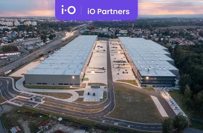 Pronájem skladu, Pardubice, U Prefy, 7634 m2