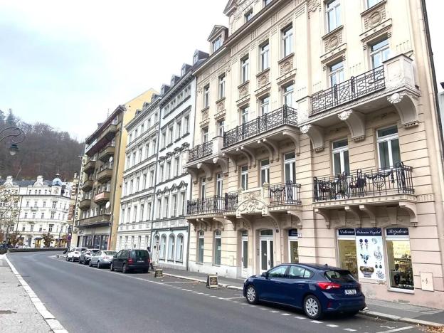 Prodej obchodního prostoru, Karlovy Vary, Mariánskolázeňská, 69 m2