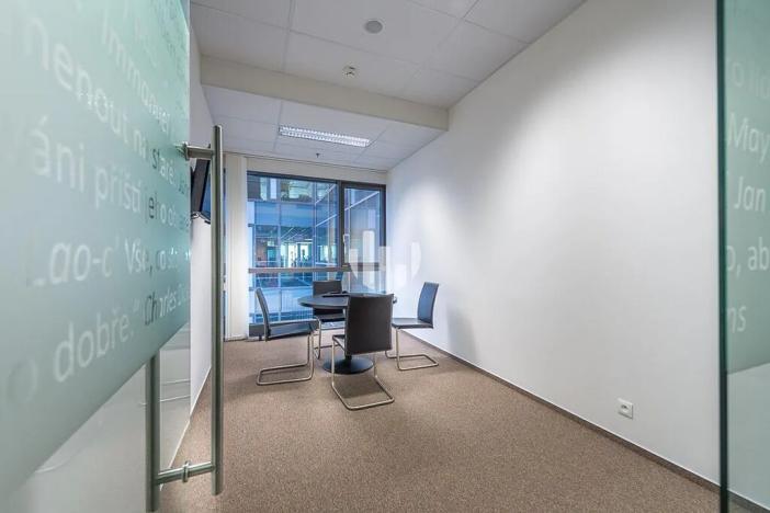 Pronájem kanceláře, Praha - Libeň, Českomoravská, 945 m2