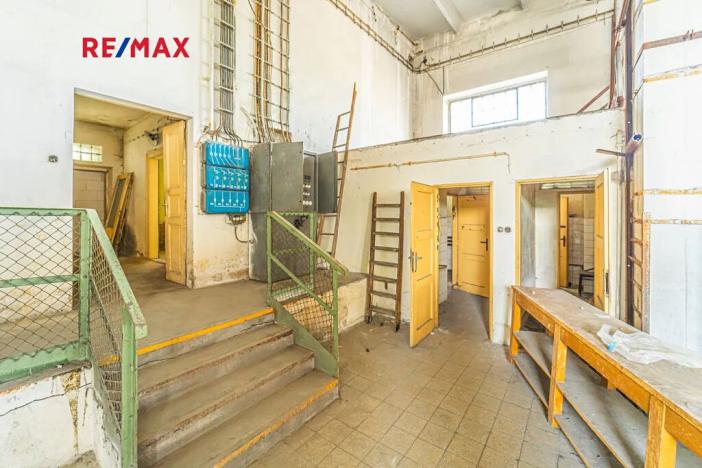 Pronájem skladu, Slaný, Netovická, 2000 m2