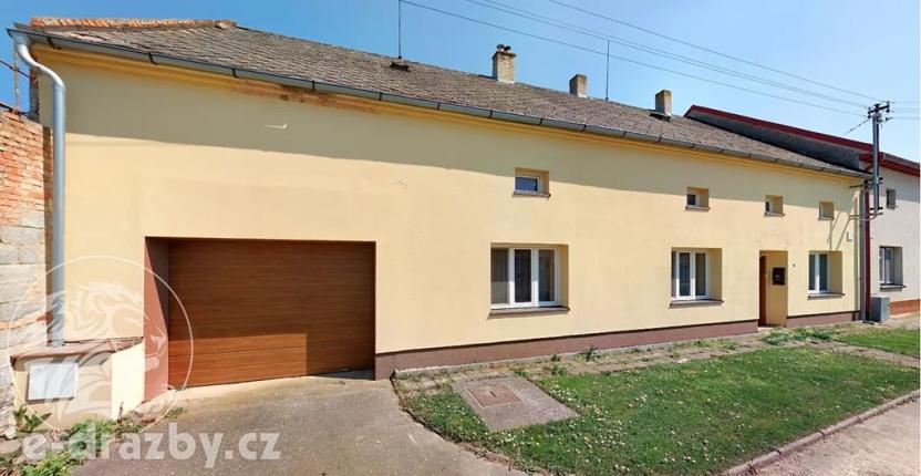 Prodej podílu rodinného domu, Zahnašovice, 250 m2