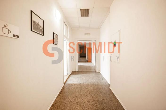 Prodej komerční nemovitosti, Mikulov, Pod Platanem, 3978 m2