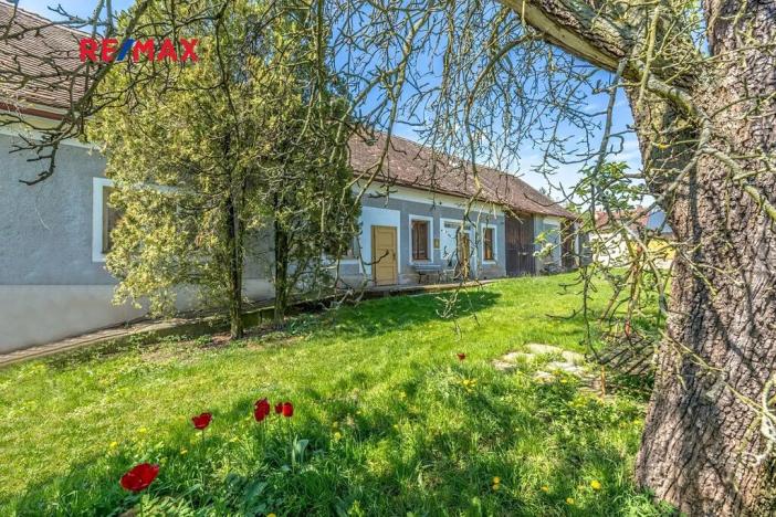 Prodej rodinného domu, Dobrovice, 180 m2