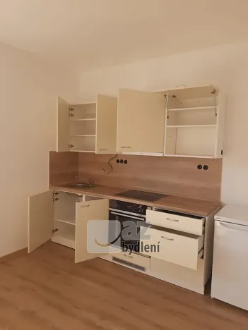 Pronájem bytu 1+kk, Tábor, U Areálu, 39 m2