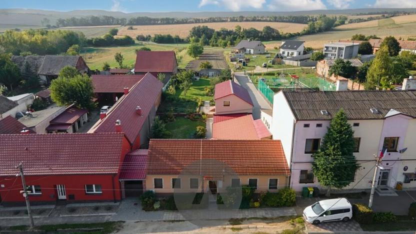 Prodej vícegeneračního domu, Šumice, 403 m2