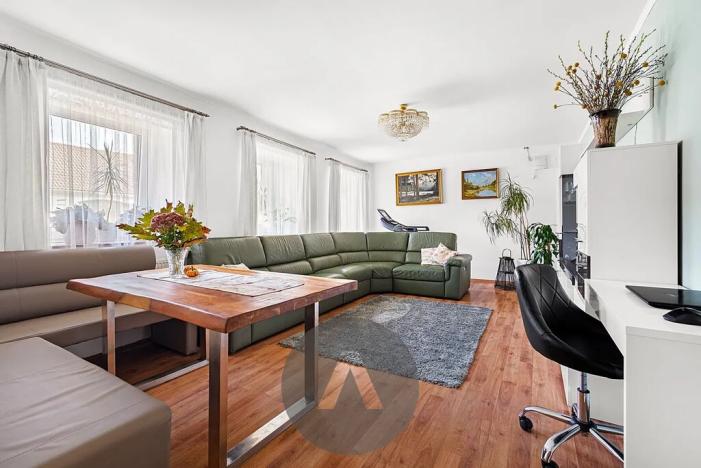 Prodej vícegeneračního domu, Šumice, 403 m2