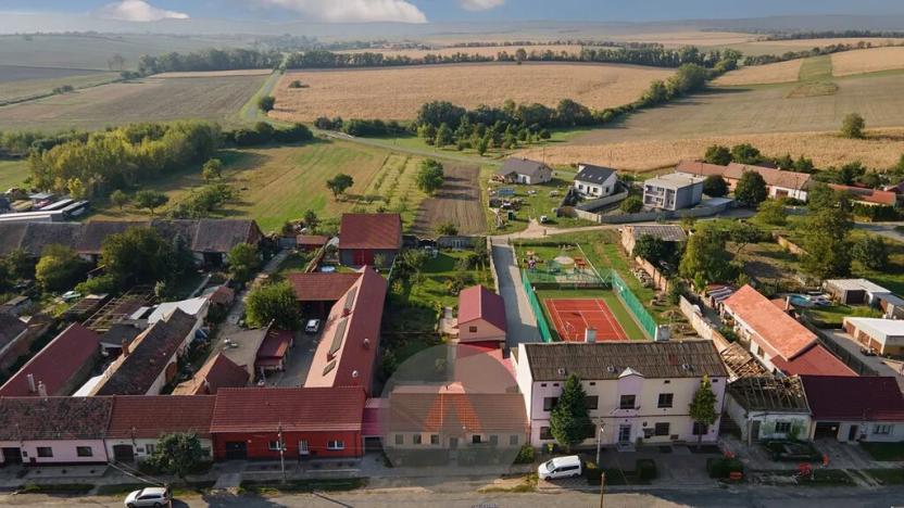 Prodej vícegeneračního domu, Šumice, 403 m2